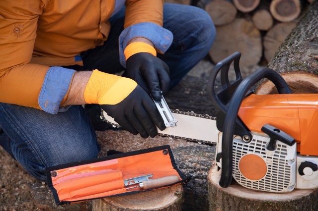 The Cost-Benefit Analysis of Repairing vs. Replacing Outdoor Tools